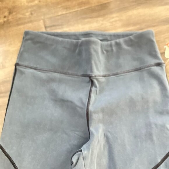NWT Free People Movement New Flow Leggings Vintage Indigo Sz L - Picture 4 of 6
